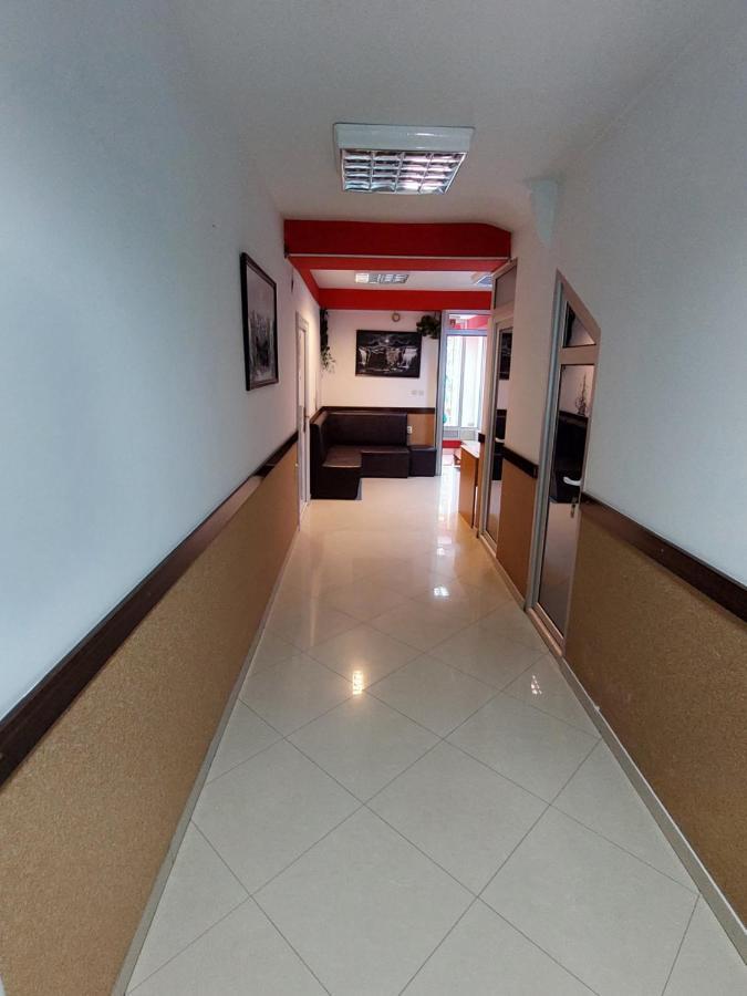 סטרוגה Hotel Venecia Apartments מראה חיצוני תמונה