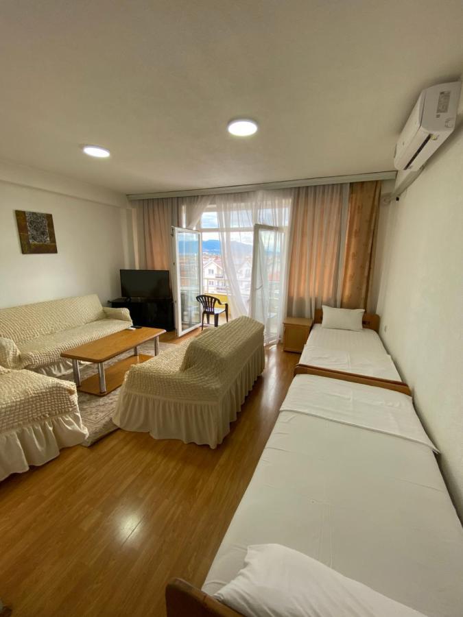 סטרוגה Hotel Venecia Apartments מראה חיצוני תמונה